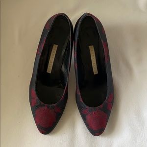 Vintage Perry Ellis silk black crimson pump